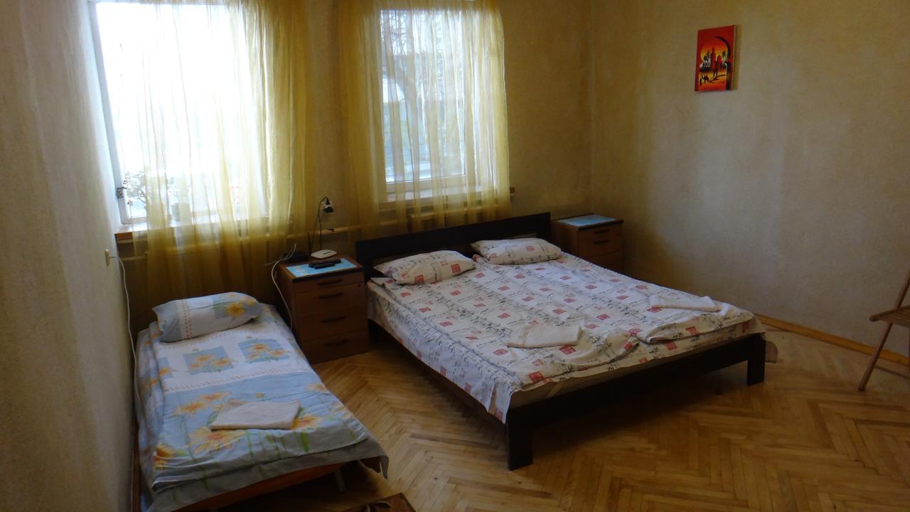 Apartment Near The Central Railway Station Kijev Kültér fotó